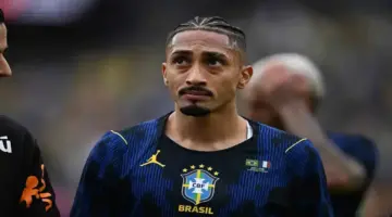 أزمة عائلية ومالية.. لاعب برازيلي يكشف سر رغبة رافينيا في الانتقال إلى الهلال